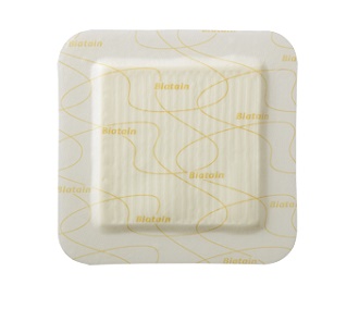 MEDICAZIONE BIATAIN IN SCHIUMA DI POLIURETANO CON BORDO ADESIVO IN SILICONE 10X10 CM 10 PEZZI - Farmacia-flash.it