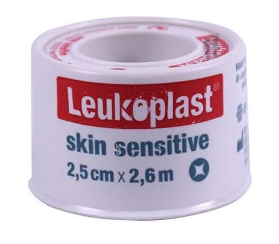LEUKOPLAST SKIN SENSITIVE CEROTTO SU ROCCHETTO CON MASSA ADESIVA IN SILICONE M2,6 X 2,5CM 12 PEZZI - Farmacia-flash.it